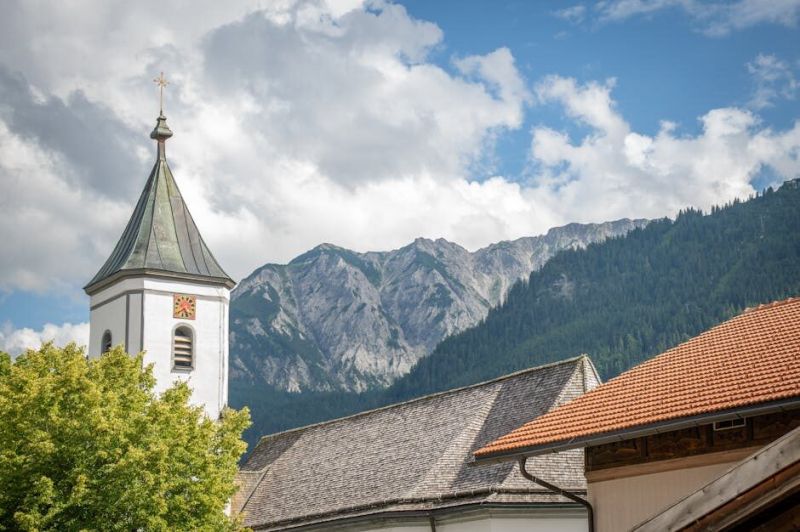 Seeing those around you ...